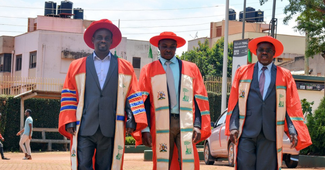 Issuing Academic Documents To Graduates Of The 23rd Graduation (2nd June,2021)