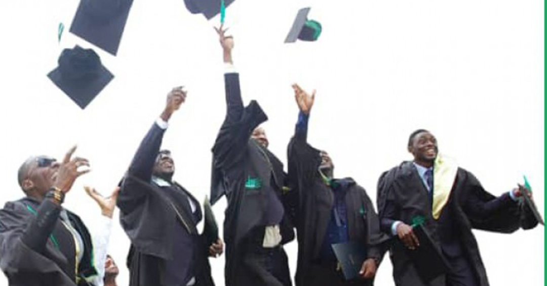 Kiu Organizes 21st Graduation Ceremony